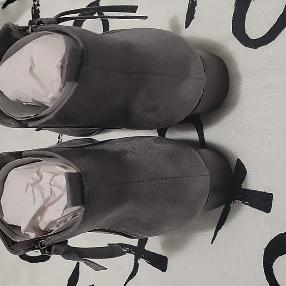 Women’s Booties Closed Toe Low Block Heel Ankle Boots Side Zipper Comfy Suede - Picture 8 of 8